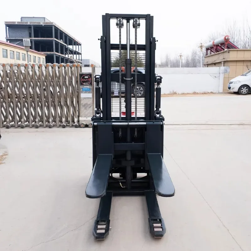 Customized Electric Pallet Stacker Truck 1500kg-2000kg Lithium-Ion Battery Two-Stage Mast Small Turning Radius For Warehouse