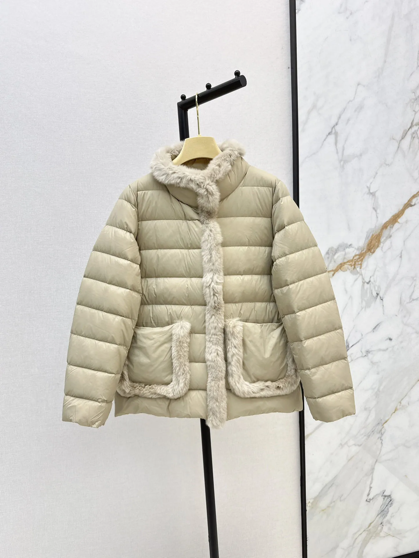 2024 Winter New Women's Clothing Splicing environmentally friendly rabbit fur lightweight down jacket 1021