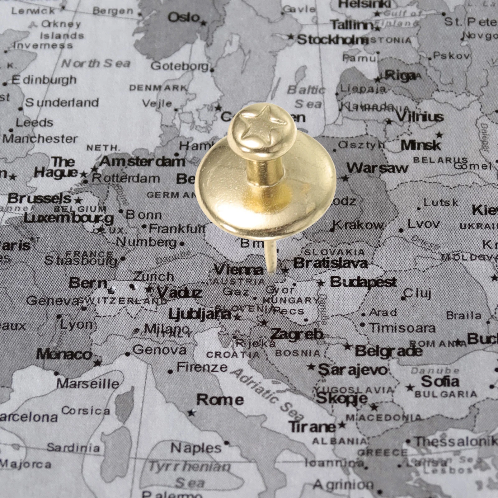 20 Pcs Five-pointed Star Thumbtack Picture Hanging Push Pin Hanger Kit Decorative Nails for Clothes Racks