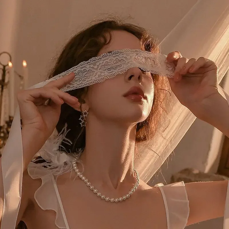 1/2 قطعة المرأة مثير أسود أبيض الدانتيل قناع عين موضة ملابس تنكرية للحفلات اكسسوارات الجوف خارج أقنعة تنكرية غطاء العين