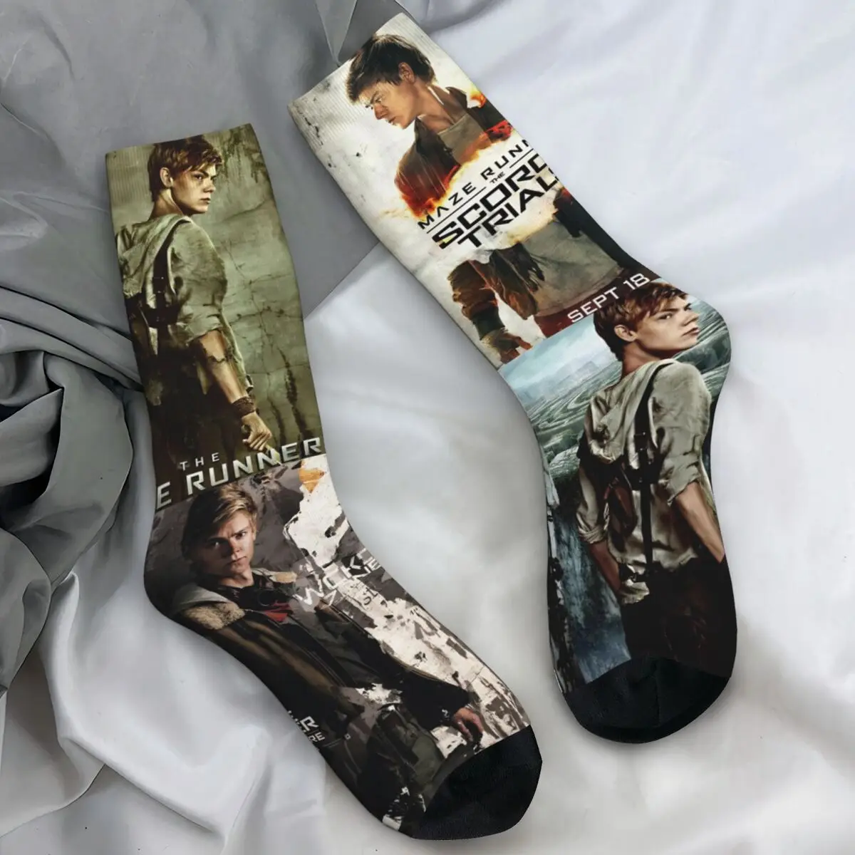 المتاهة عداء الأمريكية الخيال العلمي فيلم جوارب زوجين الجوارب جودة جوارب بأشكال مضحكة الخريف في الهواء الطلق مكافحة زلة الجوارب هدية #1