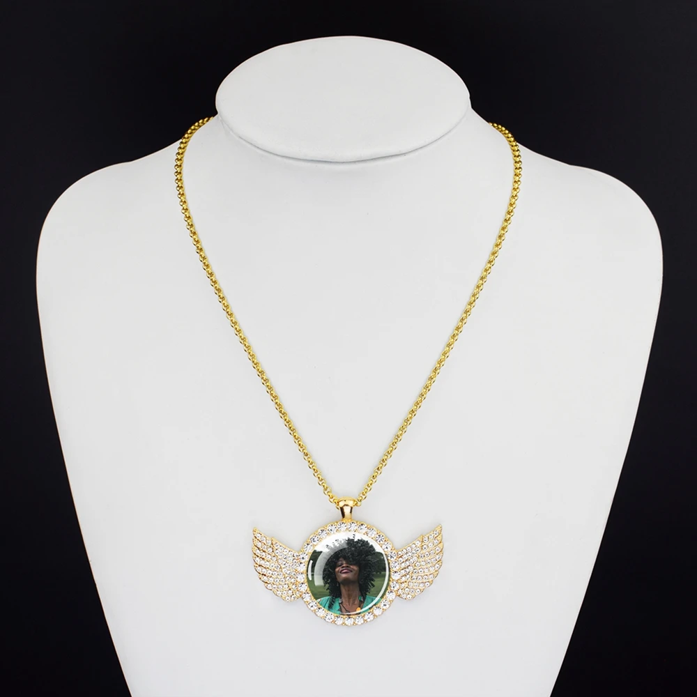 Collier Personnalisé avec Photo et Ailes d'Ange, Pendentif en Strass, Cadeau Créatif, Bijoux Hip Hop