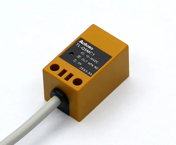 

rectangular proximity sensor TL-Q5MC1 5v dc inductive sensor for metal detection