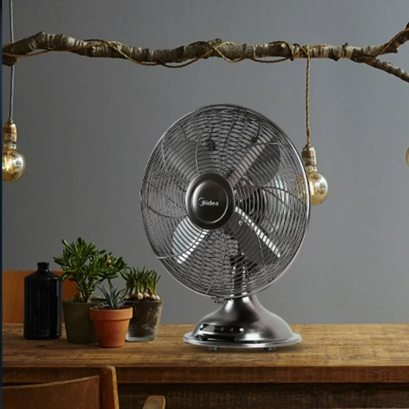 

Classic Retro Design Metal Desktop Fan Bronze Nostalgic Shaking Head Mechanical Table Fan Portable Handle Electric Fans