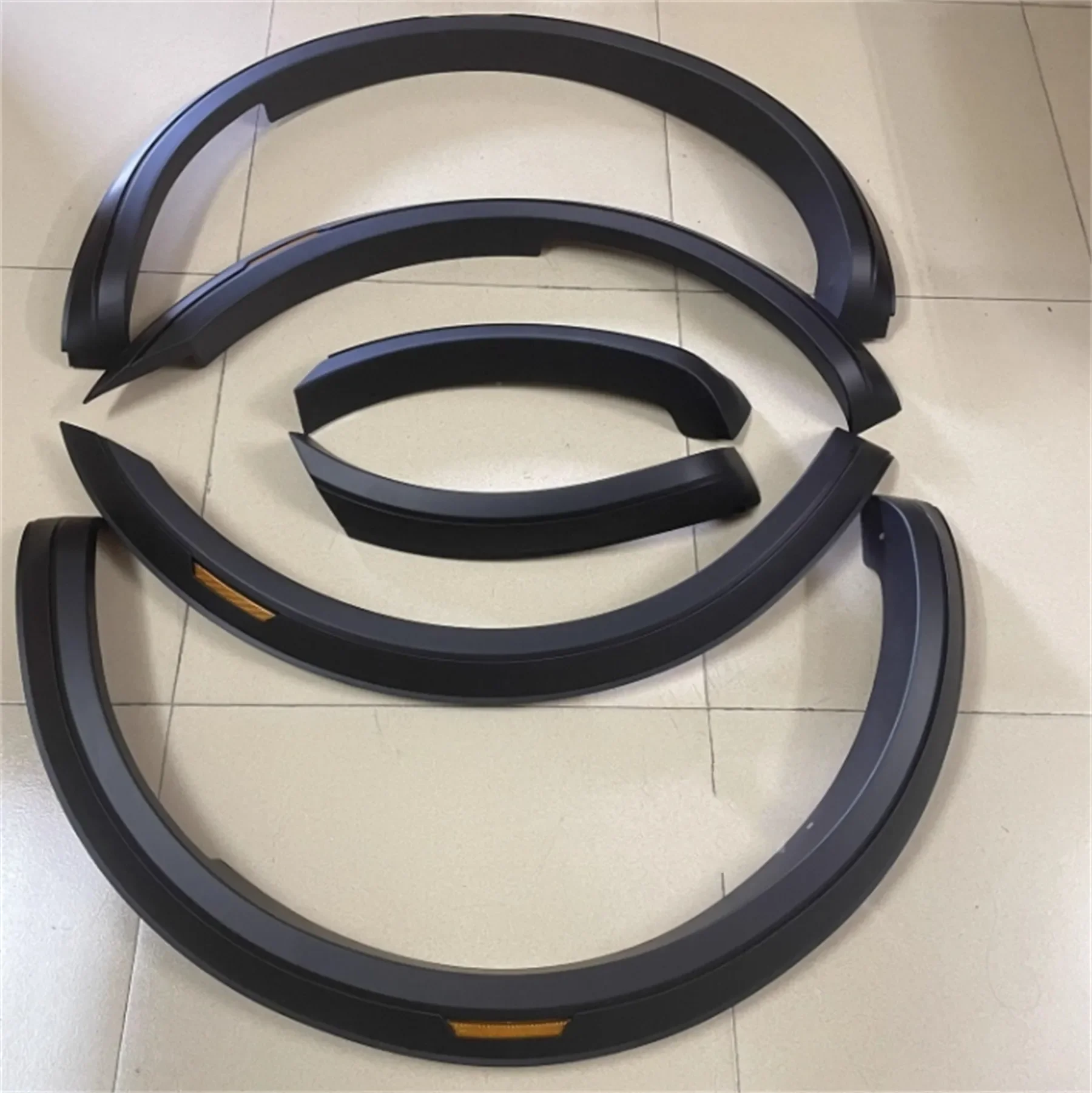 

Car Fender Flares Arch Wheel Eyebrow Protector Mudguard Sticker for Ford Ranger modified T7