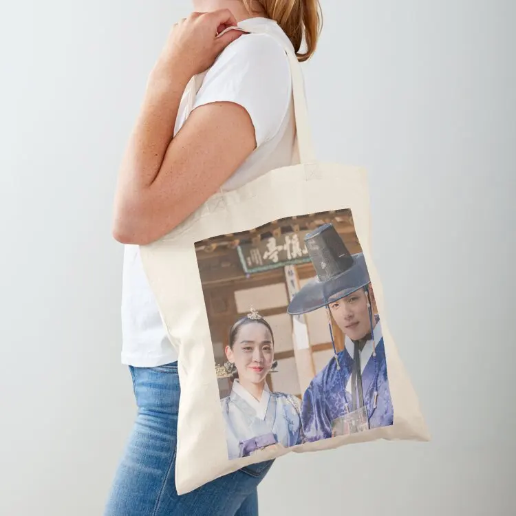 Bolso de compras tipo tote de Shin Hye Sun como Jang Bong Hwan / Kim So Yong y Kim Jung Hyun como Cheol Jong en Mr. Queen 9.0 para mujer