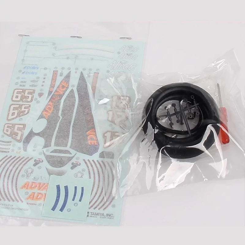 TAMIYA พลาสติกประกอบรถจักรยานยนต์สัดส่วนชุด 14101 Desmosedici 1/12 ของเล่น DIY คอลเลกชัน