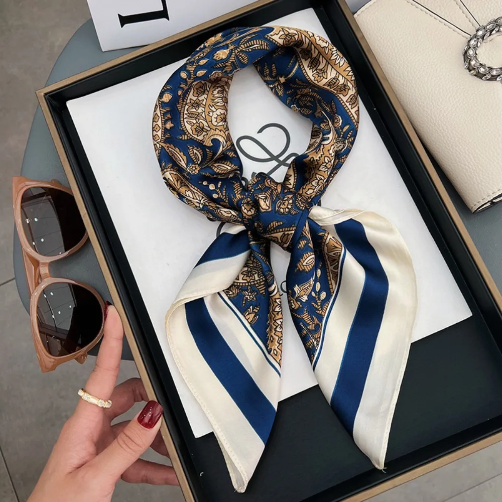 

Luxury Luxurious Designer Silk Scarf 70x70cm Soft Satin Headscarf Lightweight Elegant Purse Scarf for Women
