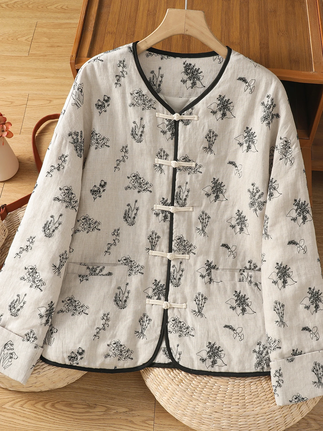 

Новая китайская хлопковая куртка с цветочным принтом для женщин, осенне-зимняя теплая свободная верхняя одежда из хлопка с пуговицами