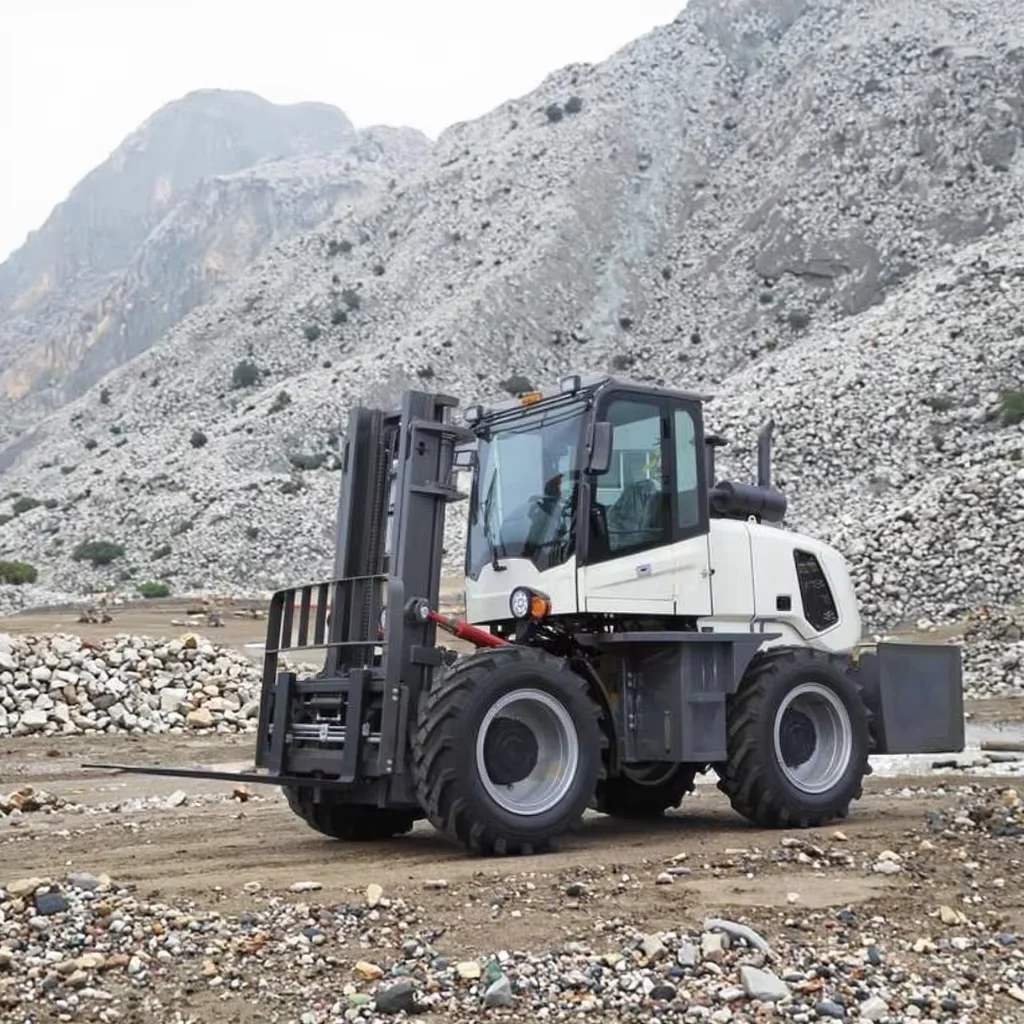 High-Power 4T Diesel Forklift with Interchangeable Engine for Rocky Sites