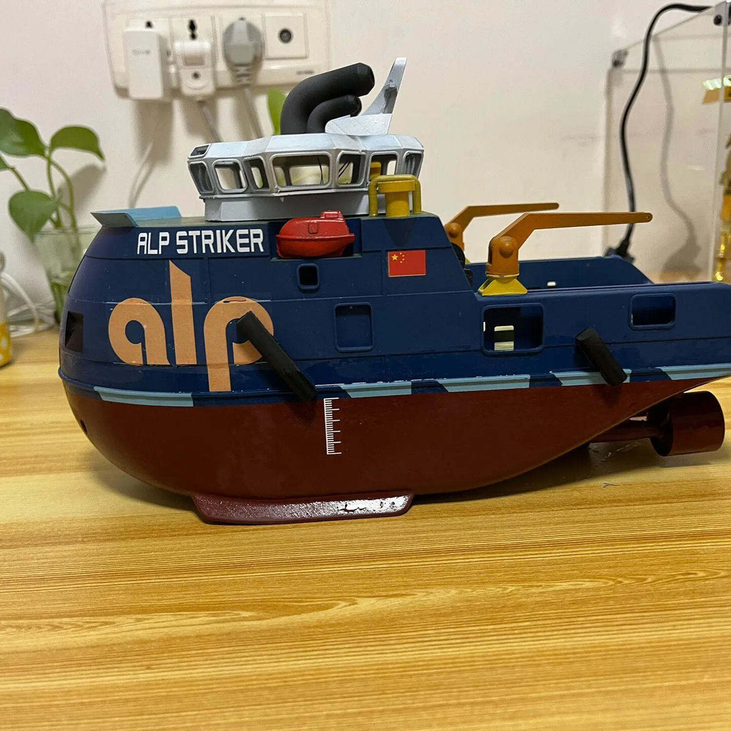 RC Ships 30cm Dual 180 Motor Q Version Ocean-going Remote Control Tugboat with Full Ship Lighting RC Boat Model Ship Toy