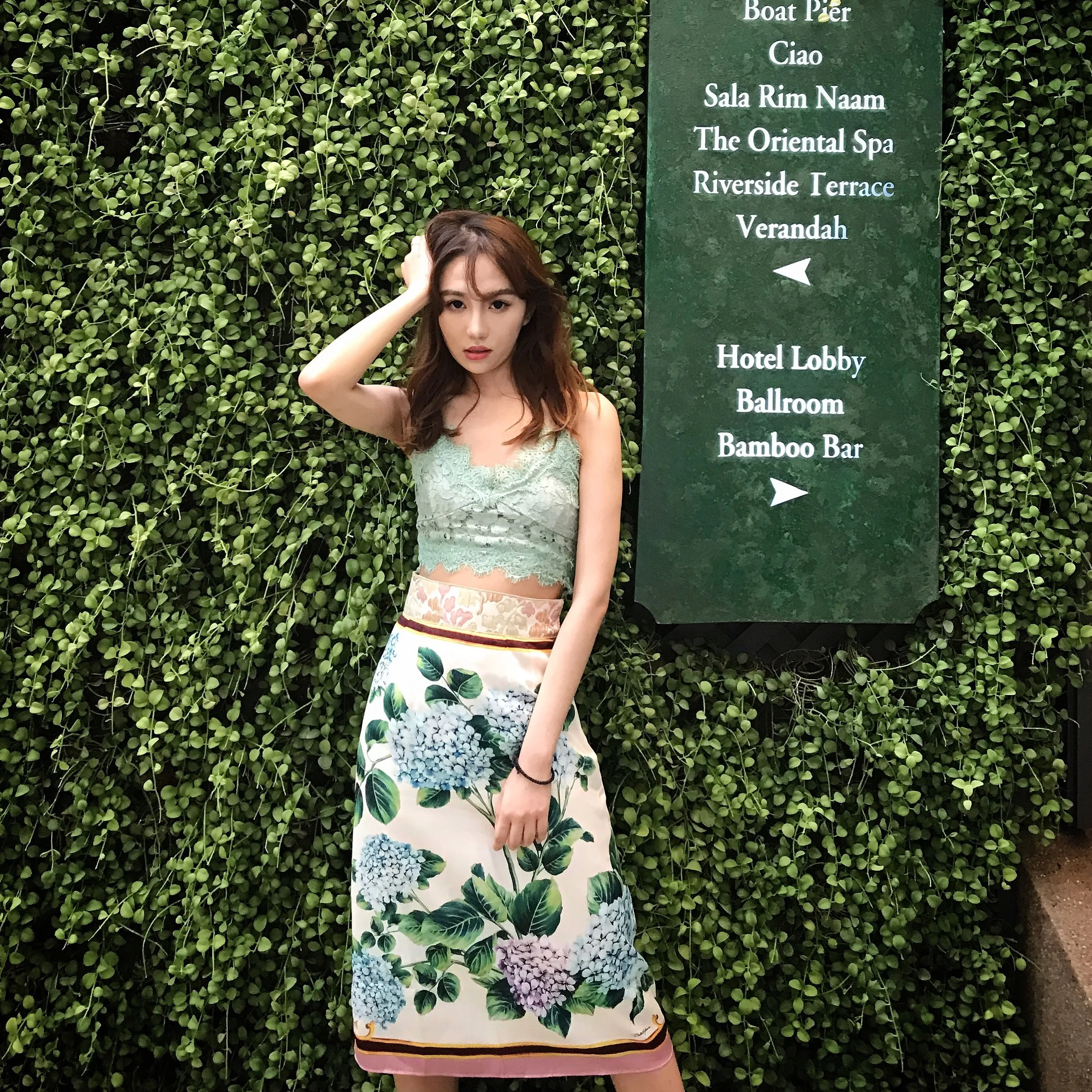 

Длинная юбка-палаццо из сицилийского атласа с пайетками, с эффектом пэчворк, с рельефным поясом, женская, весна/лето