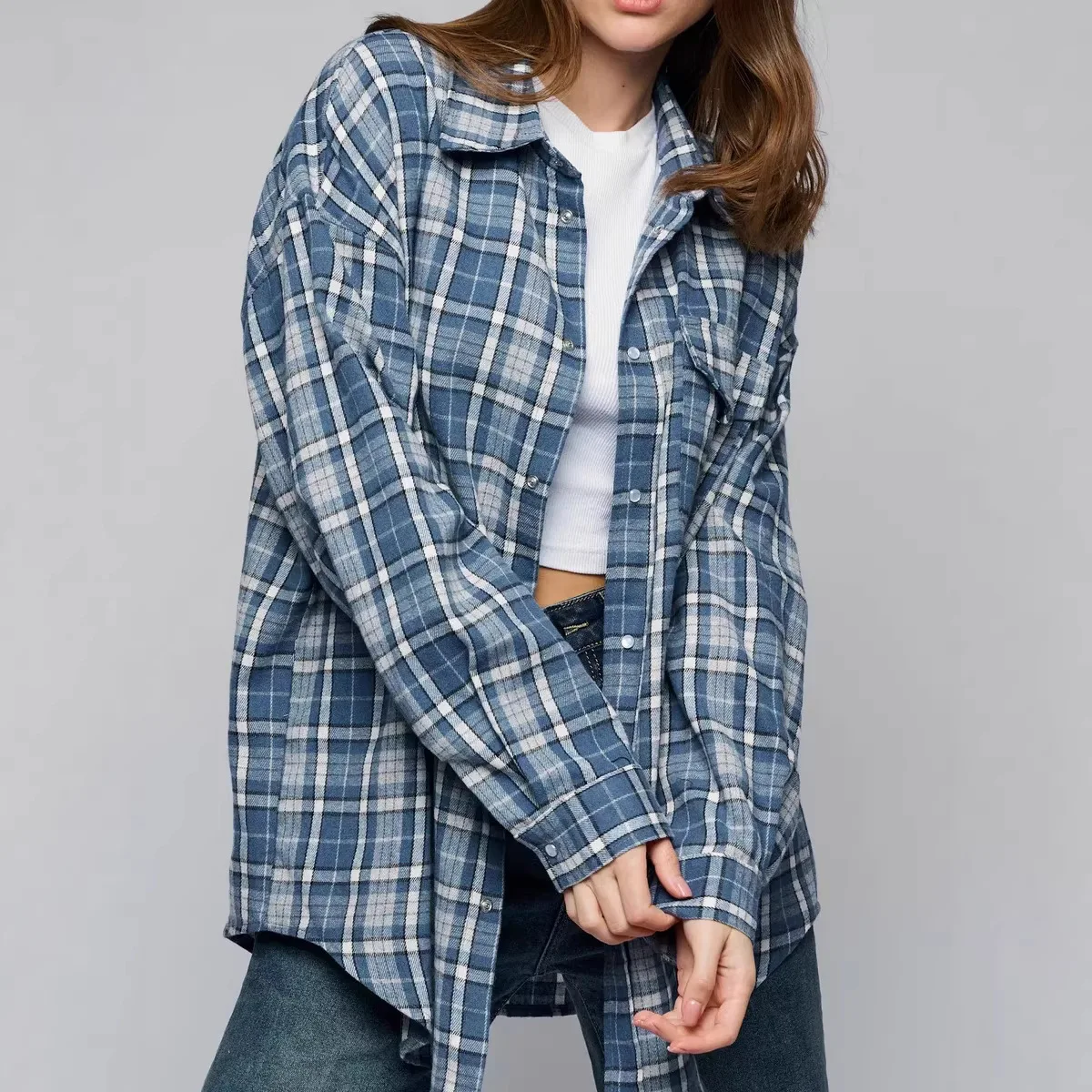 

Модная свободная женская рубашка в клетку 2026: винтажная блузка с отложным воротником и длинным рукавом, элегантный классический топ оверсайз для женщин