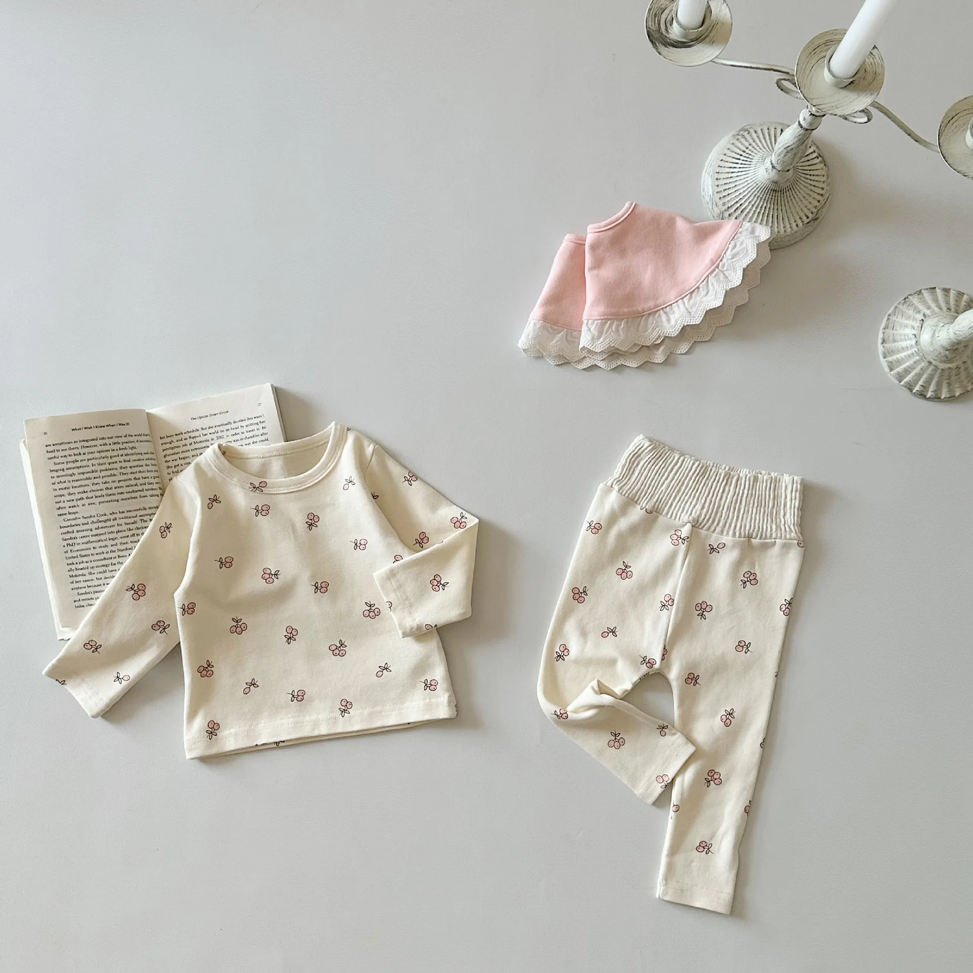 

2024 Spring New Baby Girl Long Sleeve Clothes Set Infant Flower Print Tops + Pants + Bib 3pcs Suit Cotton Toddler Outfits 0-24M