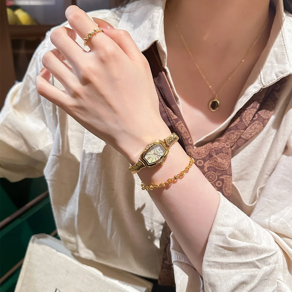 Vintage Set with Diamonds Wine Barrel Shaped Quartz Small Gold Watch Wheat Ear Fish Bone Strap Bracelet Waterproof Watch Reloj