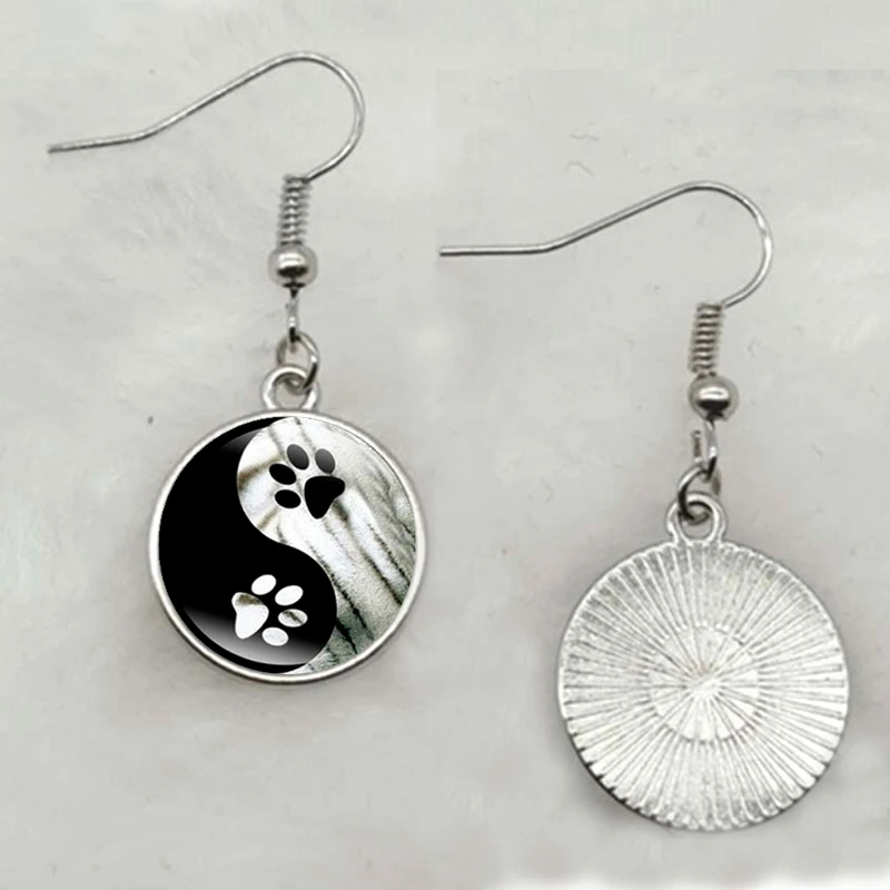 Glass black and white double cat earrings Women's fashionable glass round earrings, new earrings Jewelry