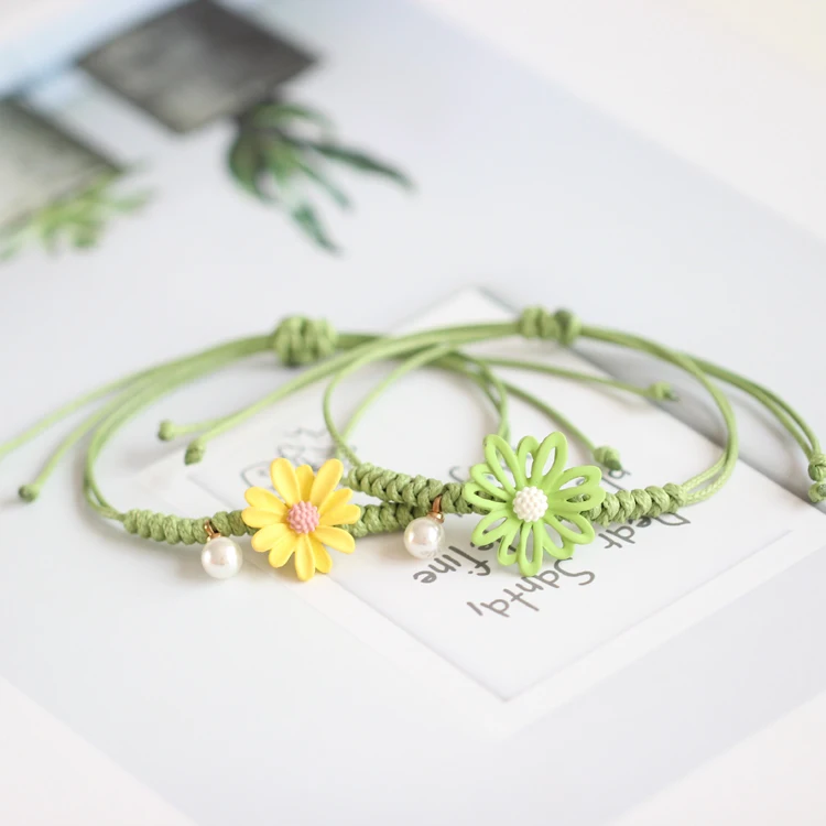 Little Daisy Fashion Girlfriend Student Gift Hand Knitted Bracelet Jewelry for Women Vintage Accessories