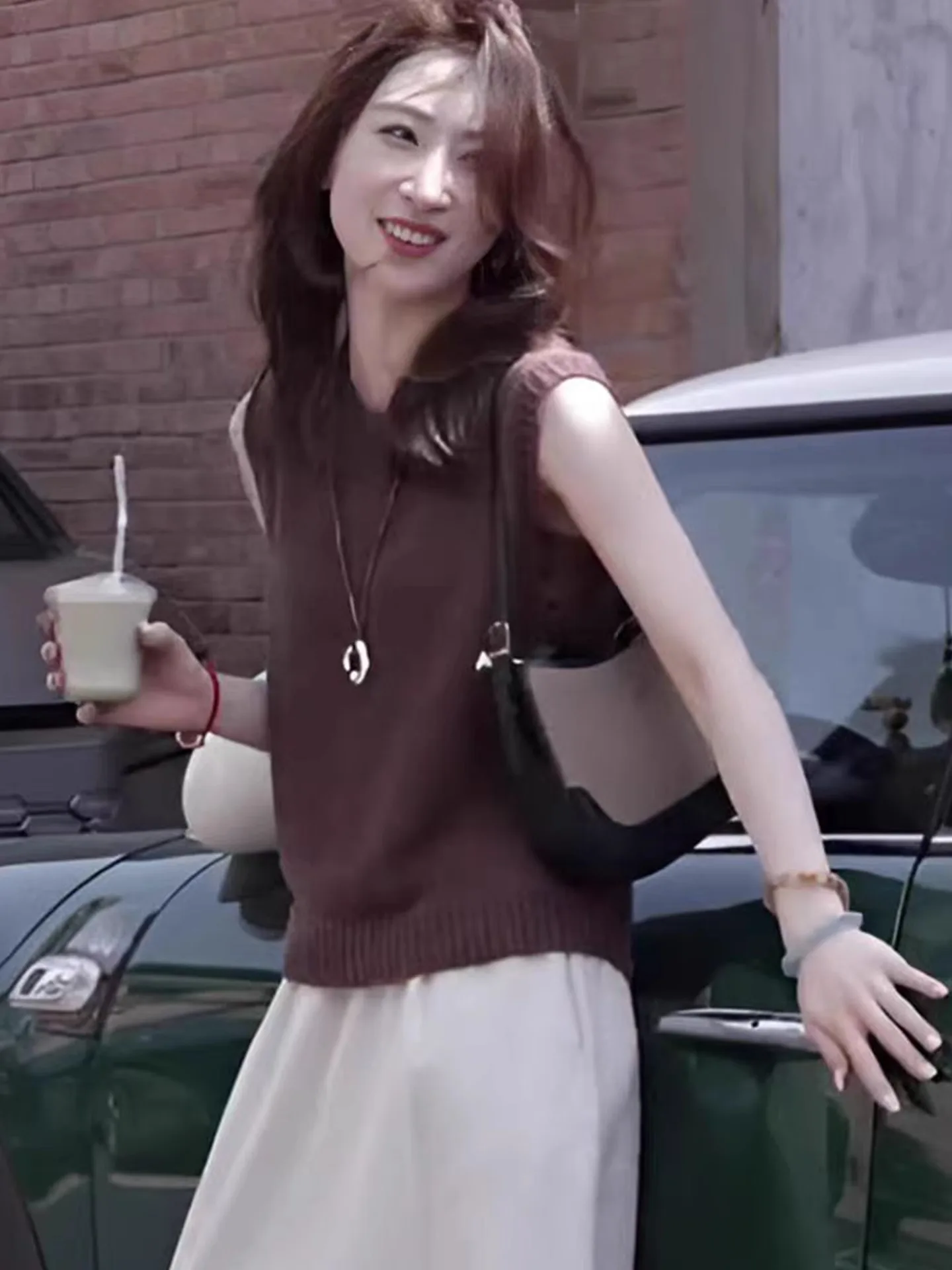 Retro Sle Comfortable Hollow out Knitwear Svel round Ne Vest Faionable Korean Loose Fit Summer Top for Women