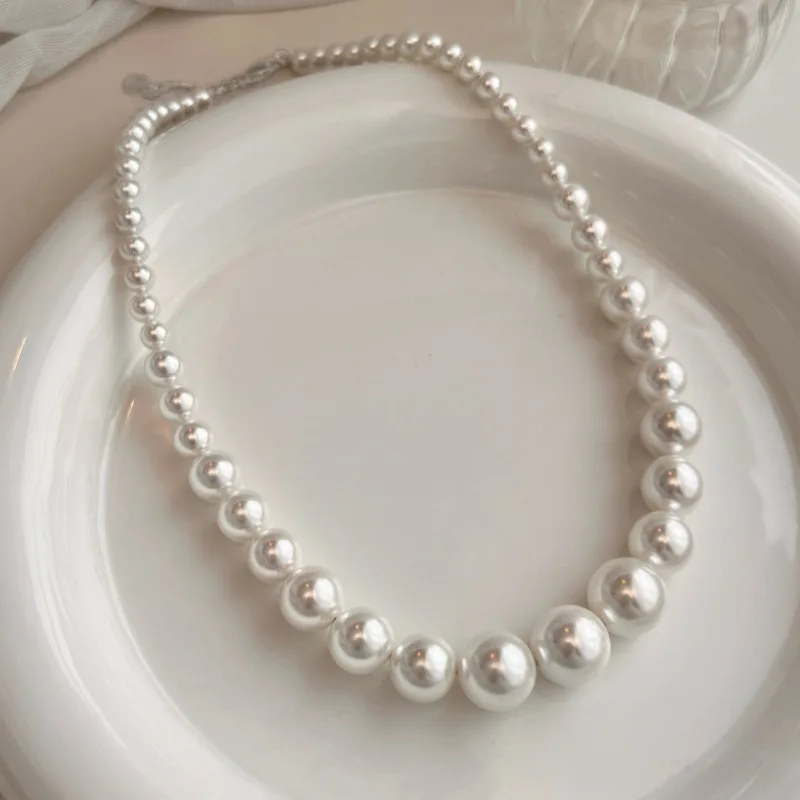 

European Fashion Women's Light Luxury Niche Australian White Round High-Luster Natural Australian Mother-of-Pearl Necklace