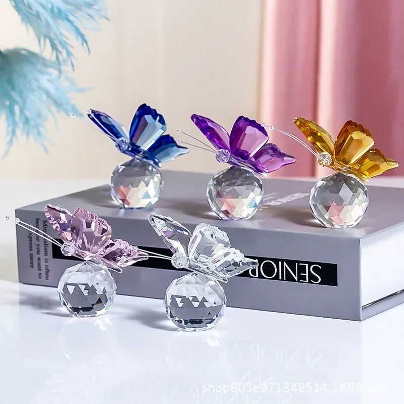 

1pc Crystal Butterfly with Ball Figurine Home Wedding Decoration Glass Craft Collection Table Ornaments Souvenir Gifts