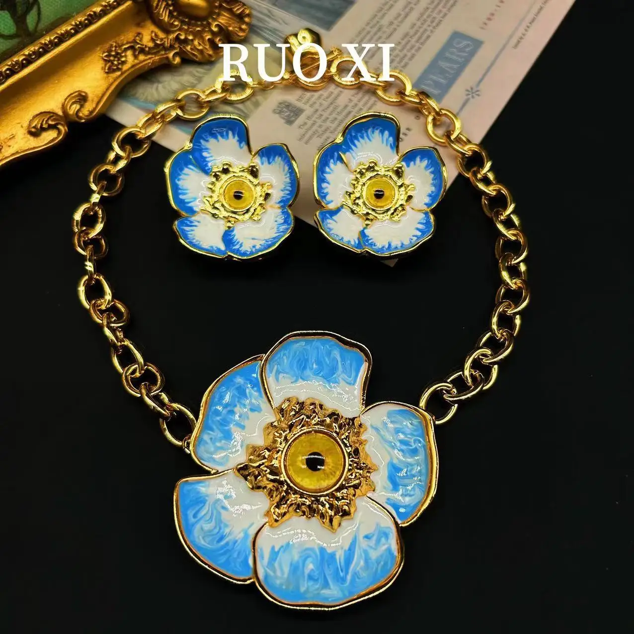 Mid-Ancient Vintage Light Luxury Magazine Devil\'s Eye Enamel Color Gold-Plated Flower High-Grade Necklace Earrings