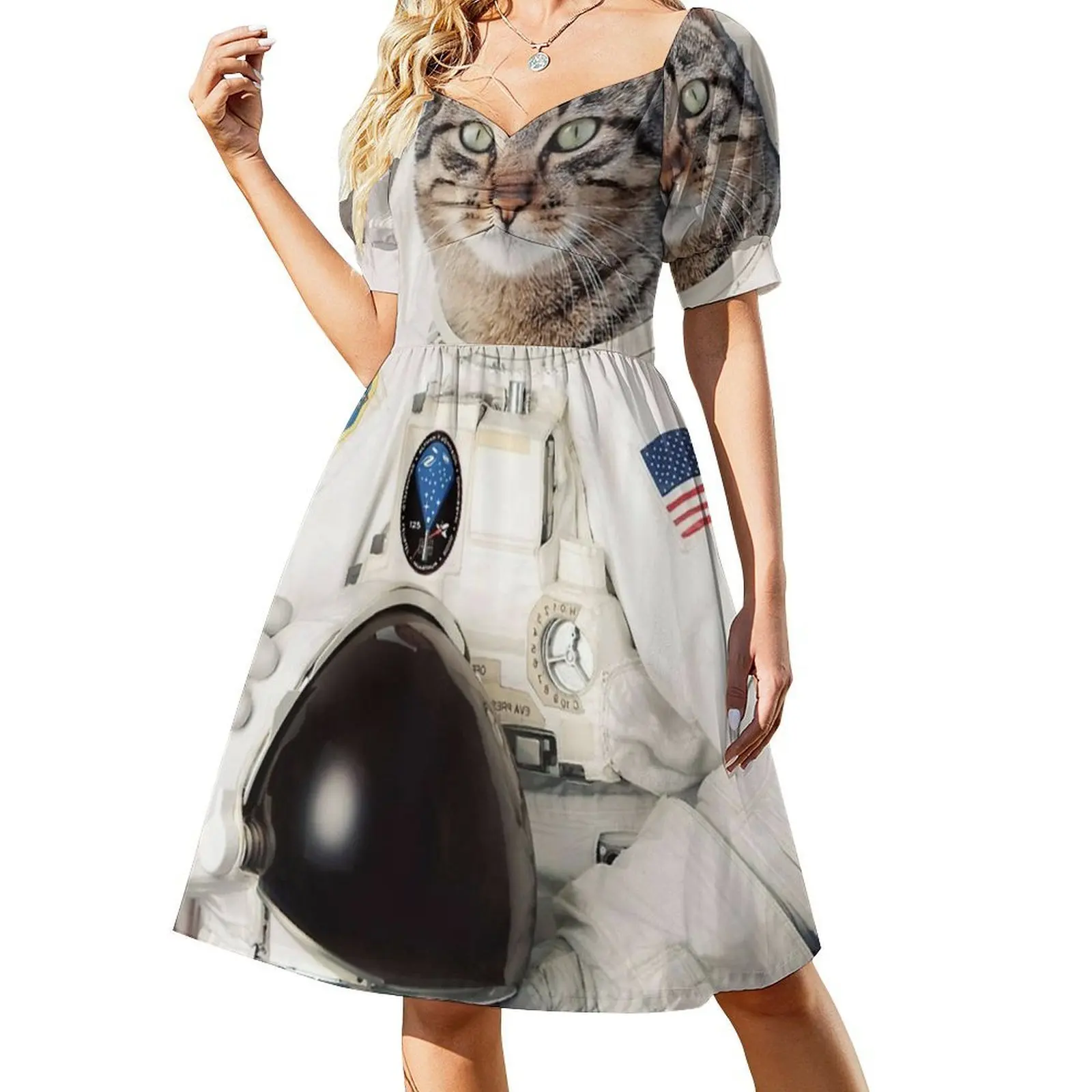 فستان أسترو كات ملصق على الطراز الكوري للنساء فستان كاجوال أنيق للحفلات أو الارتداء اليومي رائد فضاء القط لطيف أسترو أسترو