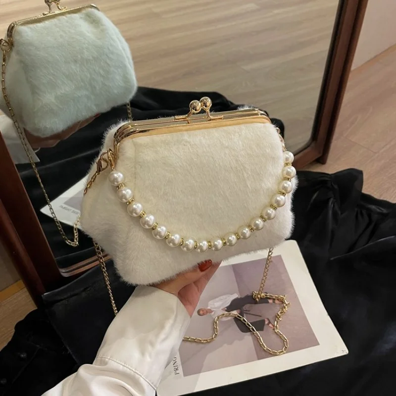 

Superior Women's Crossbody-Bag Made Of Lizard-Print Leather Featuring Elegant Trendy Spacious Soft Daily Modern Look​