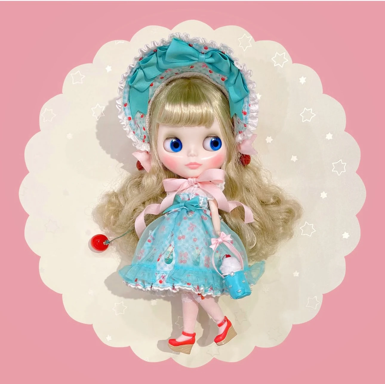 กล่องของขวัญท็อปซ็อป ลิมิเต็ด บลายธ์ บีเจดี ซีรีส์ครีมสวีทเชอร์รี่ พร้อมบรรจุภัณฑ์พิเศษ เหมาะสำหรับนักสะสมตุ๊กตา ของขวัญคริสต์มาส