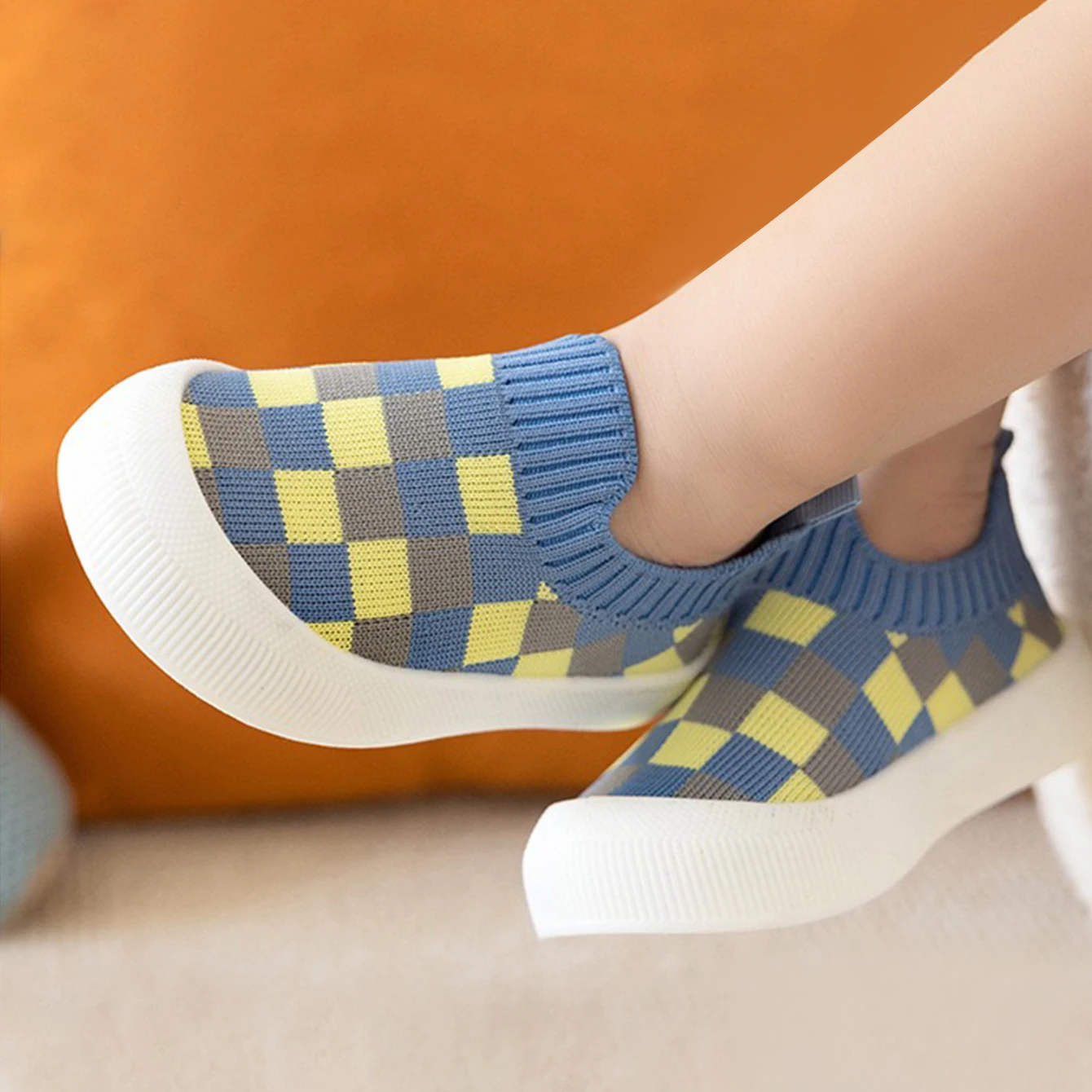 2024 Spring New Slip-on Toddler Shoes  Baby First Walkers Boys Girls Autumn Non-Slip Classic Plaid Sneakers Sport Shoes