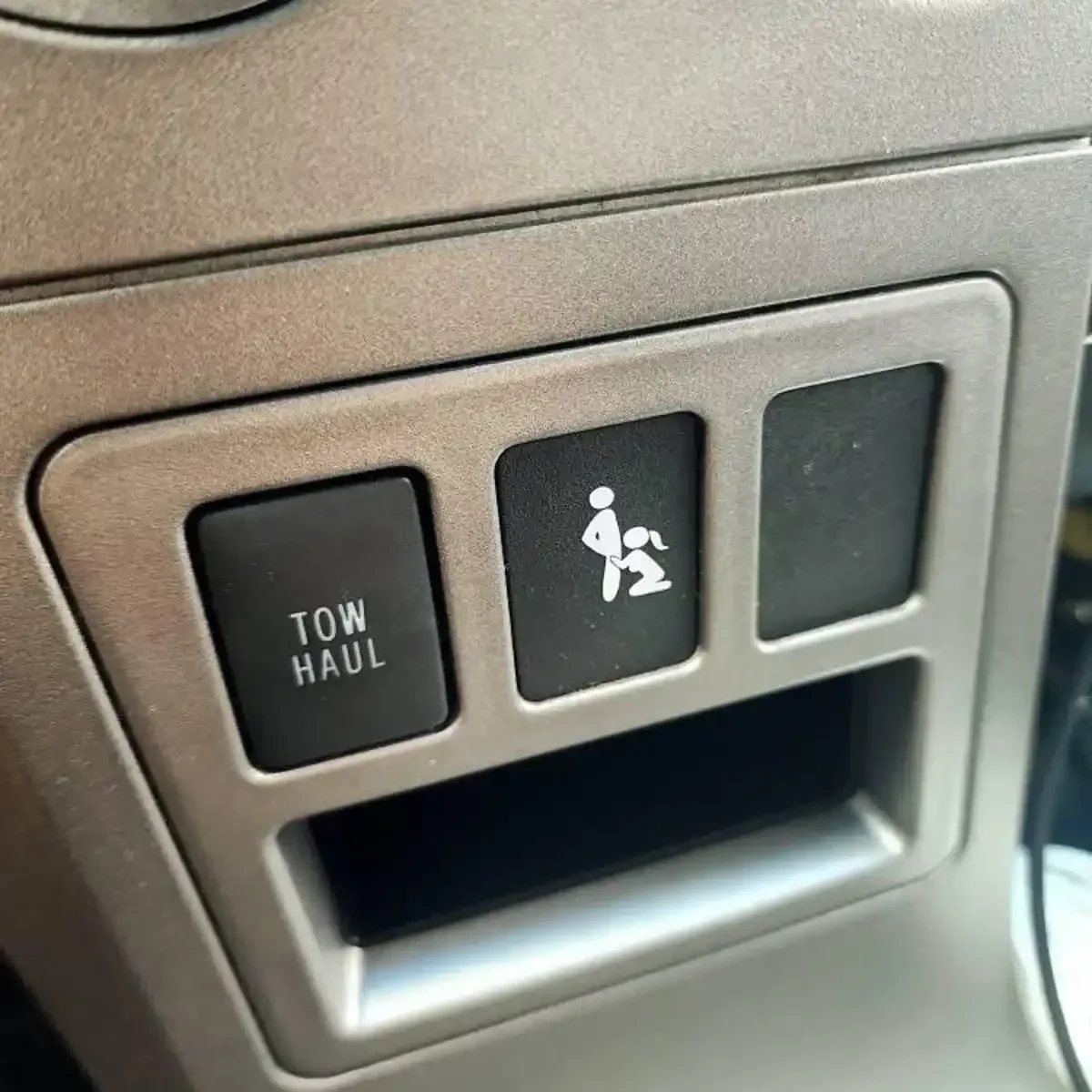 8 Stück lustige Vinyl-Aufkleber mit Motiven für das Armaturenbrett, kreative Aufkleber für leere Autotasten, kreative Fahrzeugdekoration für den Innenraum, zum Selbergestalten. – Detail 5