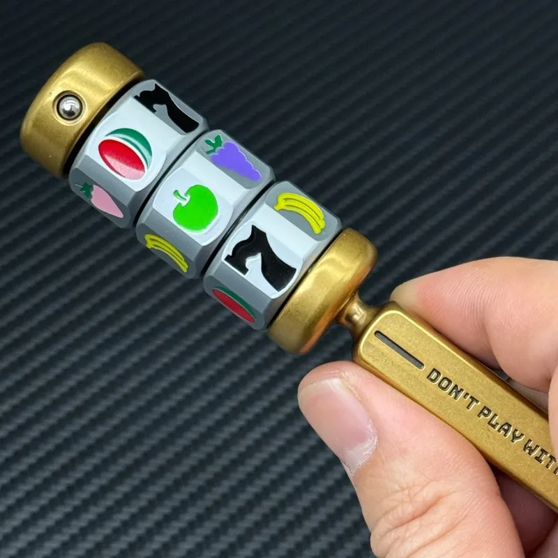 창의적인 과일 모양 행운의 피젯 스피너 재미있는 EDC 푸시 카드 피젯 장난감 스타일리시한 스트레스 해소 장난감 ADHD 집중력 장난감 사무실 장난감