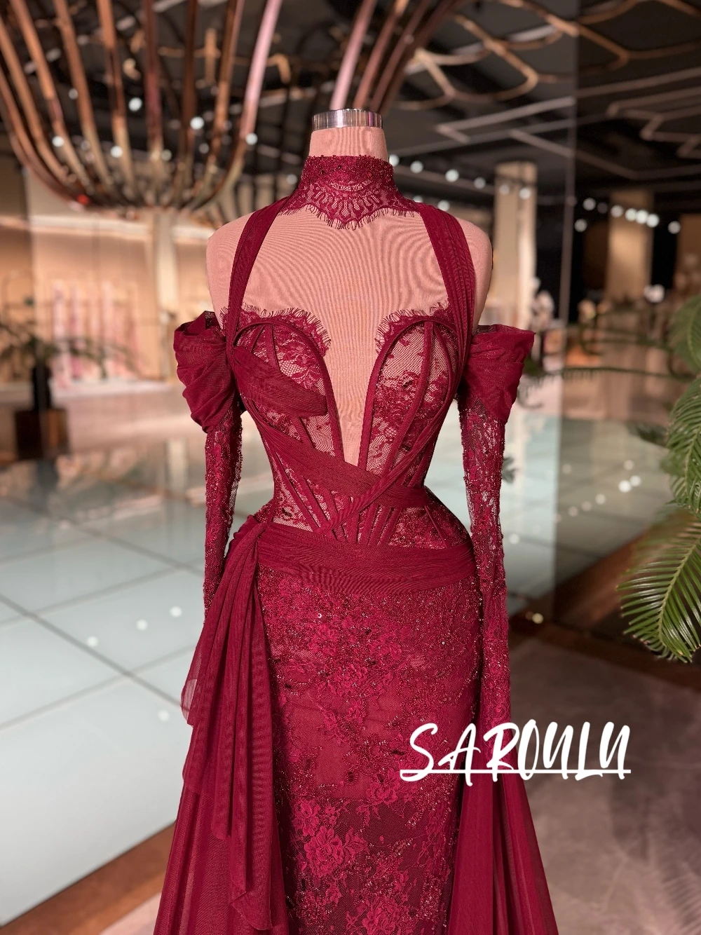 

Burgundy Halter Off Shoulder Evening Dress For Women Customized Gorgeous Beaded Lace Prom Cocktail Gown With Chiffon Train
