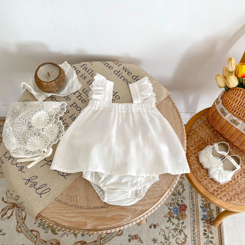 

New summer baby clothing, 2-piece set of fresh lace patchwork shoulder strap top and buttocks for 0-3 year old girls