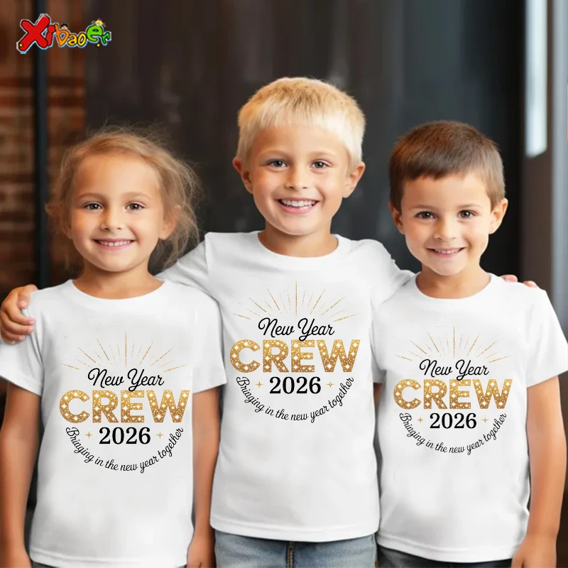 سنة جديدة سعيدة 2026 قميص الأسرة مطابقة وتتسابق للفتيات تي شيرت فرقة الملابس حفلة الطفل التي شيرت ملابس الأطفال الزي