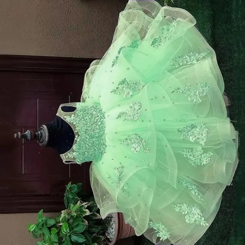 

Платье для девочки на заказ из ярко-розового фатина с аппликацией, без рукавов, с бантом, подходит для свадеб, дней рождения и торжественных мероприятий.