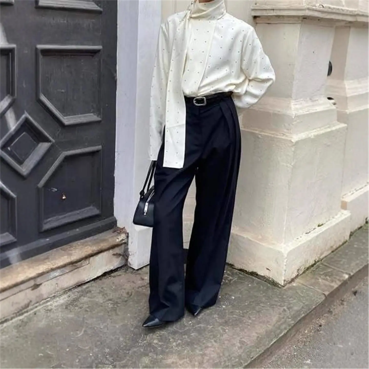 Wiosna 2025 Luźny Długi Sweter w Kropki Damski Długi Sweter Europejski Cienki Materiał Jedwabisty Połysk Proced