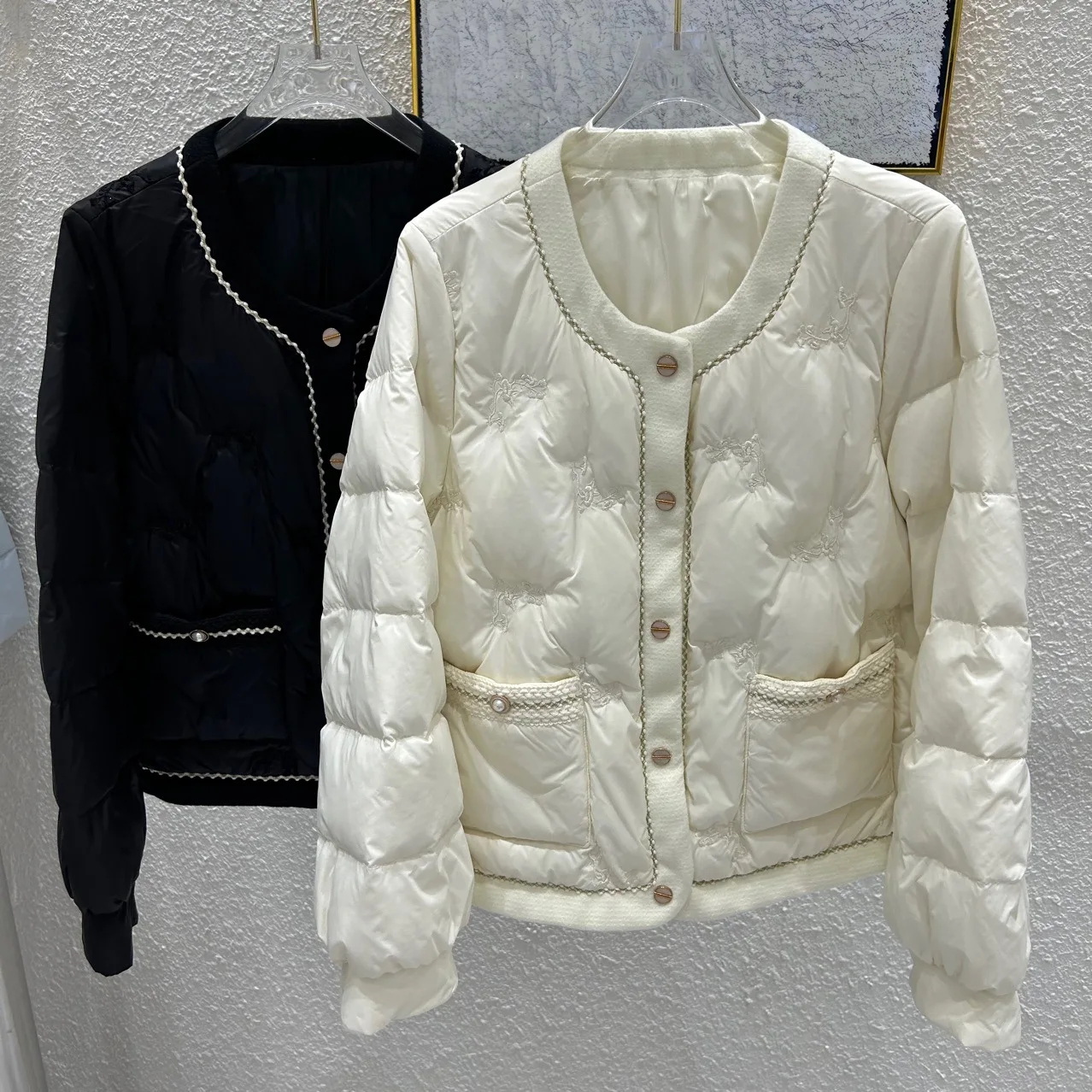 

Winter Small Fragrant Short Puffer Down Jacket Women Turtleneck Lightweight Warm White Duck Down Coat