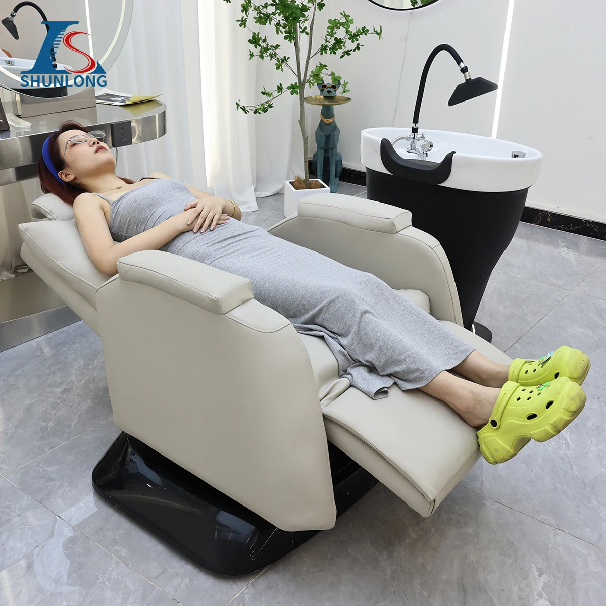 Luxury Multifunctional Salon Furniture Shampoo Chair With Water Circulation Hair Care Acrylic Shampoo Basin