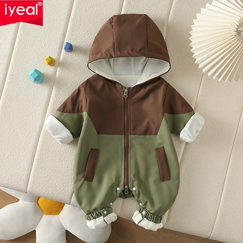 IYEAL Autumn and Winter New Baby Fleece Hoodie Splicing Color Korean Edition Coat for Baby Boys Handsome Stormtrooper jumpsuit