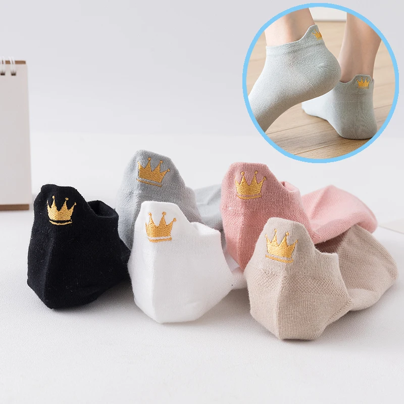 5 Pairs Women Short Socks Harajuku Cute Embroidery Crown Casual Funny Socks Cotton Kawaii Solid Candy Colors Ladies Ankle Socks