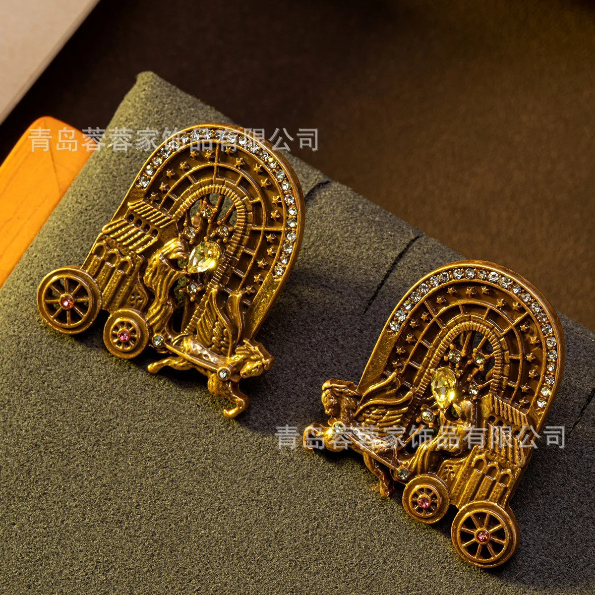 

vintage Retro carving hollow metal temperament earrings personalized stud earrings