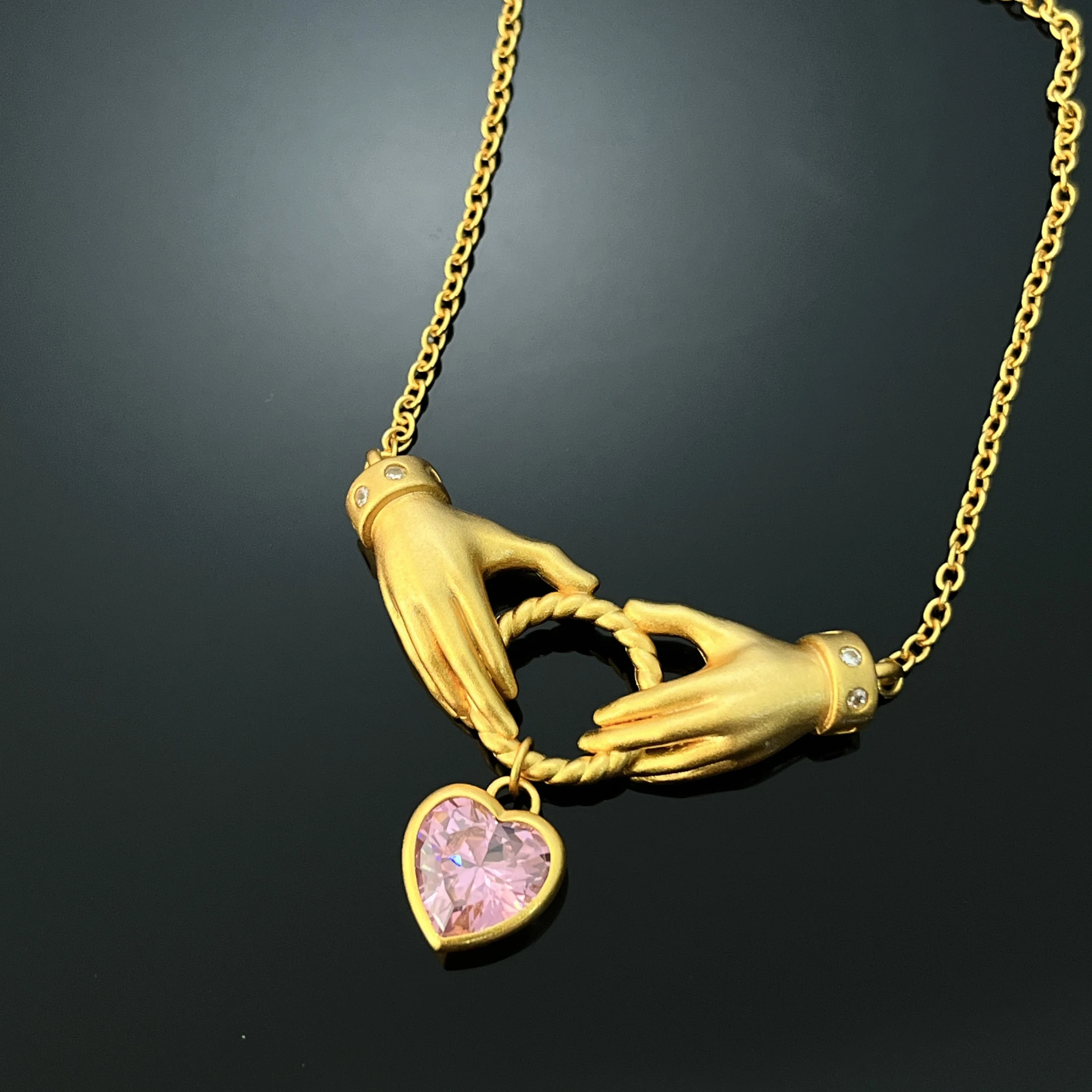 

Pink heart-shaped zircon pendant, gold-plated copper necklace, niche unique jewelry