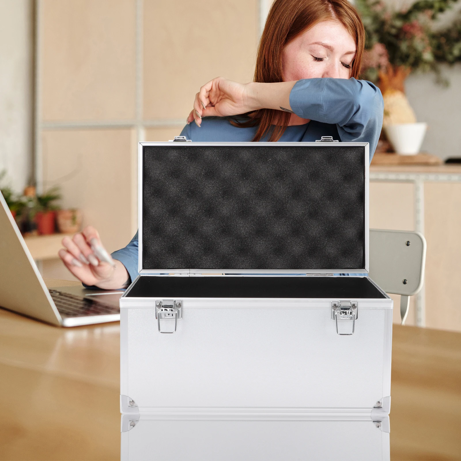 

Aluminum Toolbox 18 White Box 29x16x15cm Large Capacity Storage Case Medicine Box Tools Container Portable First Aid Travel