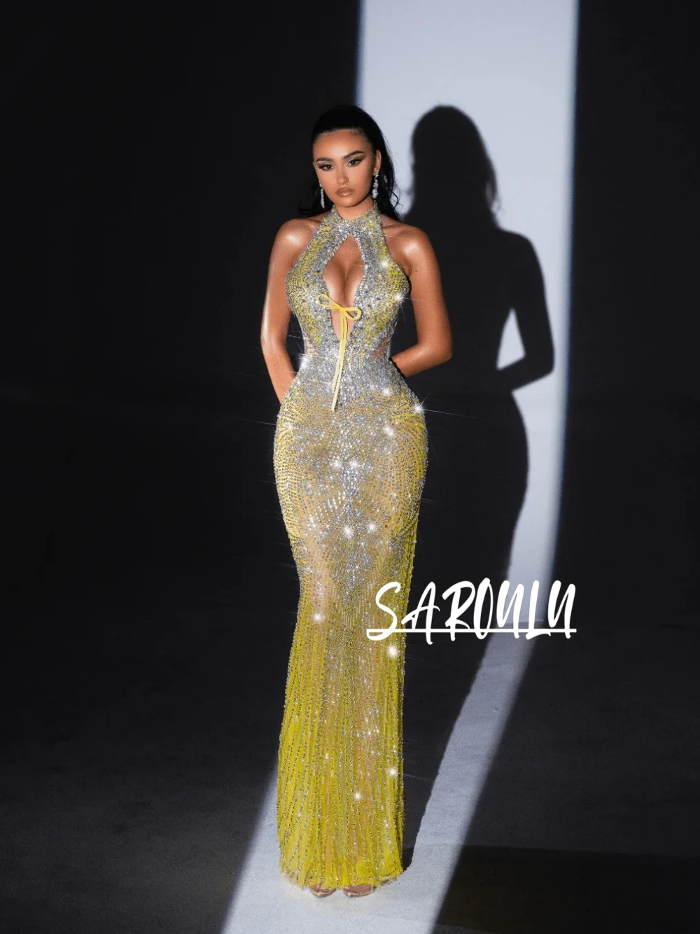 

Yellow Straight Sexy Cut-out Evening Dress Beaded Crystals Customized Formal Occasions Wear Modern Luxurious Cocktail Gown