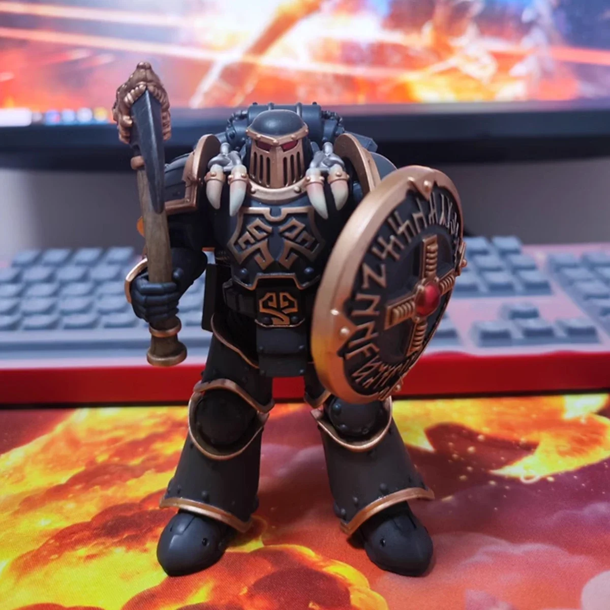 IN MAGAZZINO] JOYTOY Warhammer 30k 1/18 Action Figures Space Wolves Grey Slayer Pack Collezione Modello Anime Legion Joint Giocattolo mobile