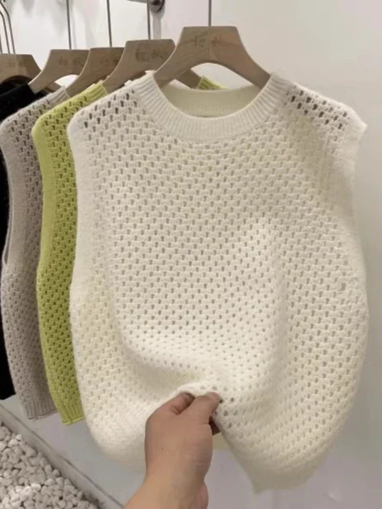 Spring and autumn knitted waistcoat women European goods 2024 clip-on crew-neck sweater hollowed out with a small vest