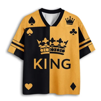 camiseta-de-malha-com-decote-em-v-manga-curta-estampa-de-coroa-e-poquer-estilo-streetwear