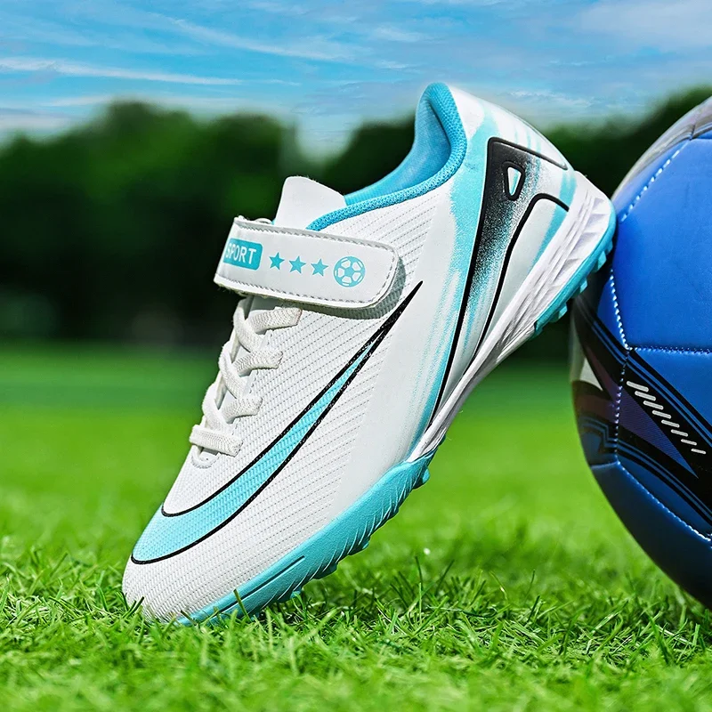

New Kid Boys Professional Soccer Shoes Non-Slip Sneakers Match Football Boots Comfortable Ultralight TF Sports Shoes Unisex