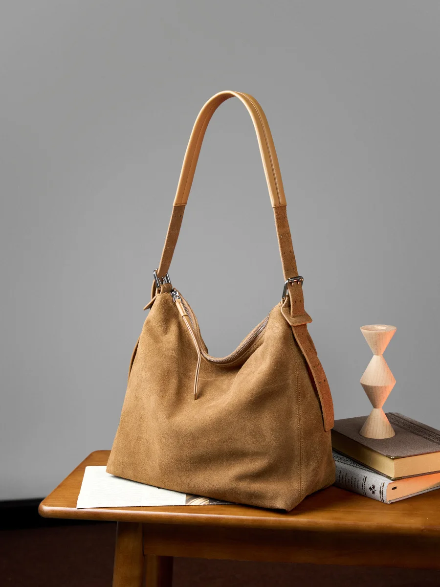 스웨이드 크로스바디 대용량 여성용 가벼운 명품 출퇴근용 고급 숄더백 캐주얼 겨드랑이 가죽백 최고급 소가죽 토트백