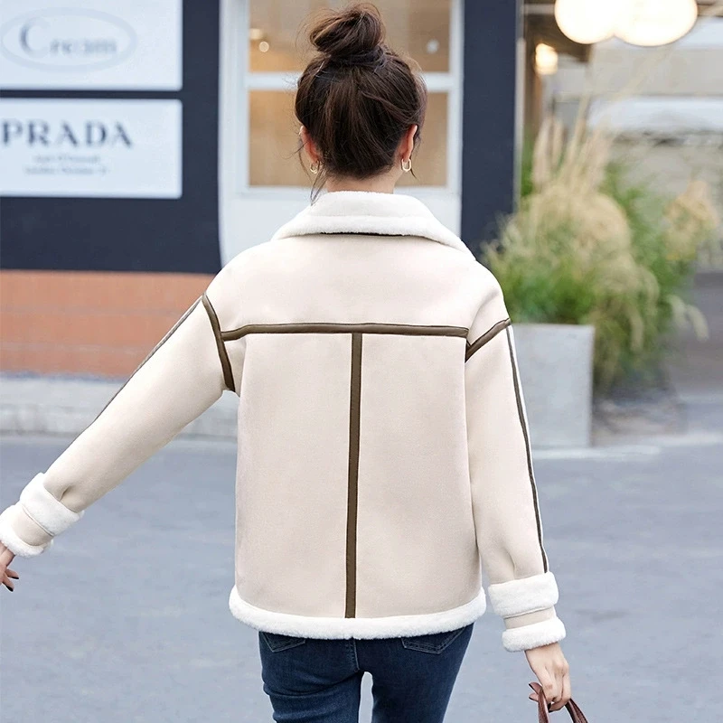 เสื้อโค้ทขนแกะสำหรับผู้หญิง ฤดูหนาว 2025 แบบสั้น หนา อุ่น แต่งขนเฟอร์ทั้งตัว แขนยาว ซิปยาว แจ็คเก็ตบอมเบอร์ หรูหรา
